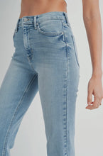 Load image into Gallery viewer, Maren Mom Jeans Classic Straight | Light Wash
