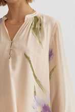 Load image into Gallery viewer, V-Neck Floral Blouse | Peach
