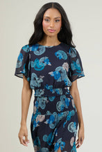 Load image into Gallery viewer, Shell Smocked Cropped Blouse | Blue
