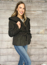 Load image into Gallery viewer, Belted Puffer Jacket | Black
